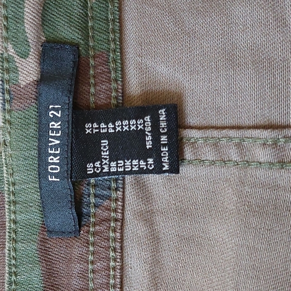NWOT Forever 21 High Rise Camo Skinny Jeans - Picture 2 of 9